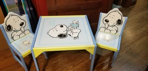 Baby Snoopy Wood Table And Chair Set